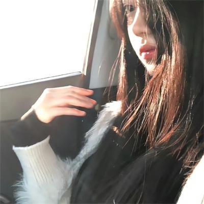 芒果和红色轮椅